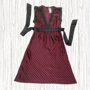 Retro Style Dress with a Modern Touch – Shine in this Red and Black Dress, Size